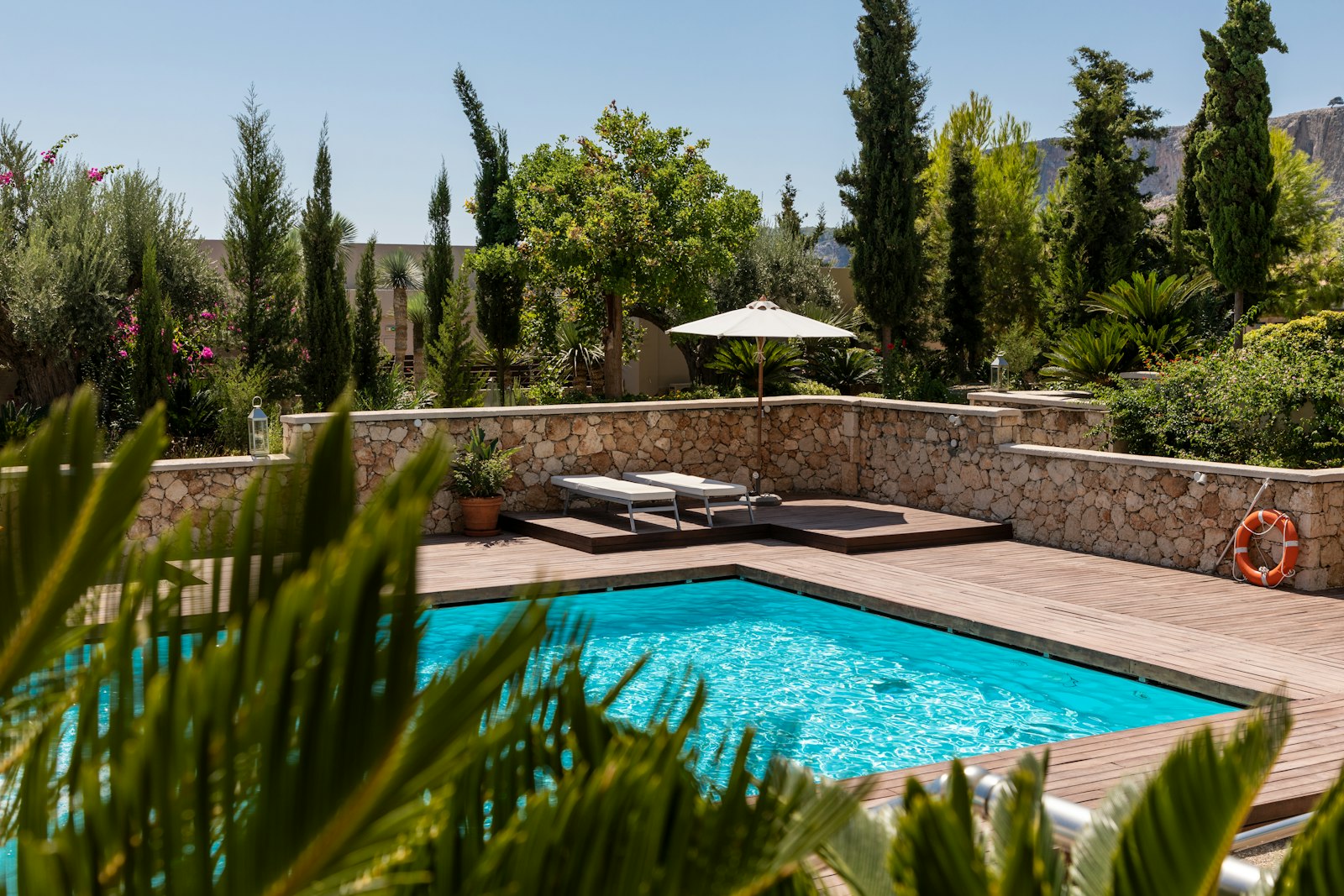 Fabulous Pools and Spas pool services